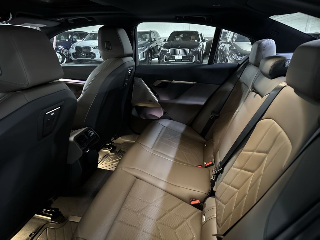 Thumbnail: 2027 BMW 5 Series - 23