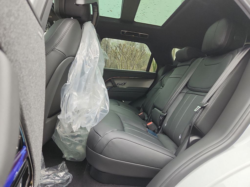 Thumbnail: 2026 Land Rover Range Rover Sport - 5