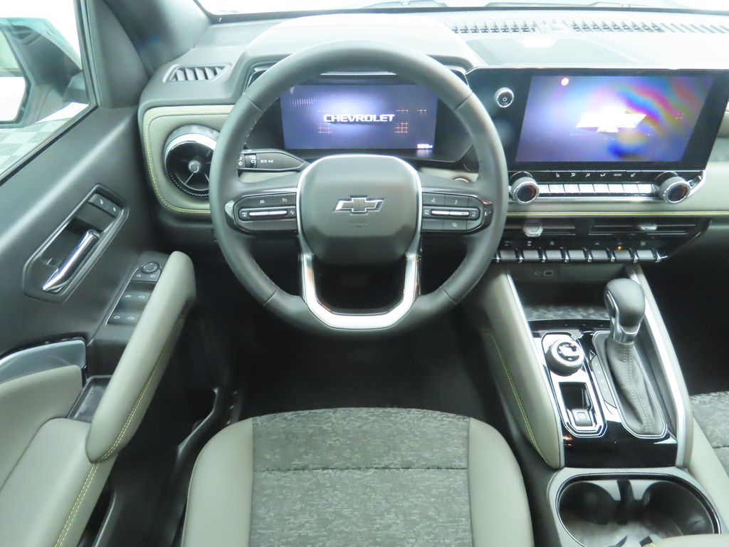 Thumbnail: 2024 Chevrolet Colorado - 10