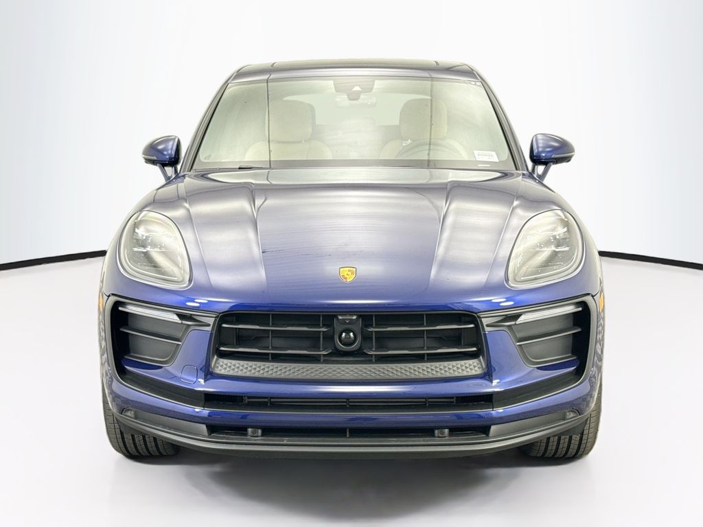 Thumbnail: 2026 Porsche Macan - 10