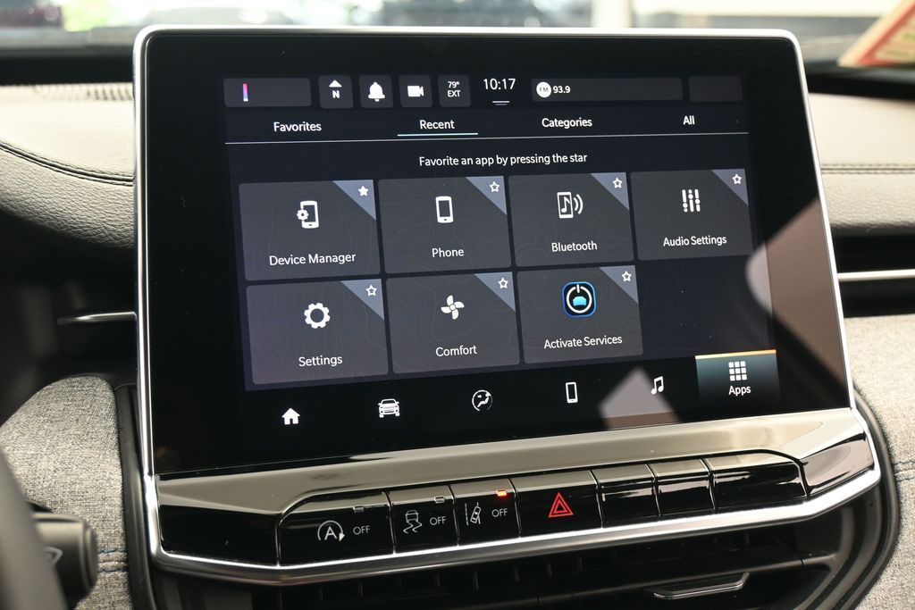 Used 2024 Bright White Clearcoat Jeep Latitude image 18