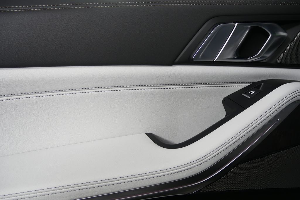 Thumbnail: 2026 BMW X5 - 14