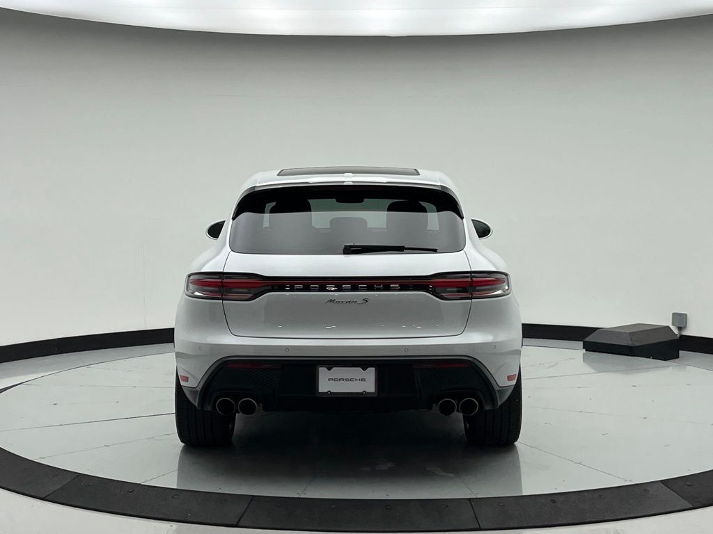 Thumbnail: 2024 Porsche Macan - 10