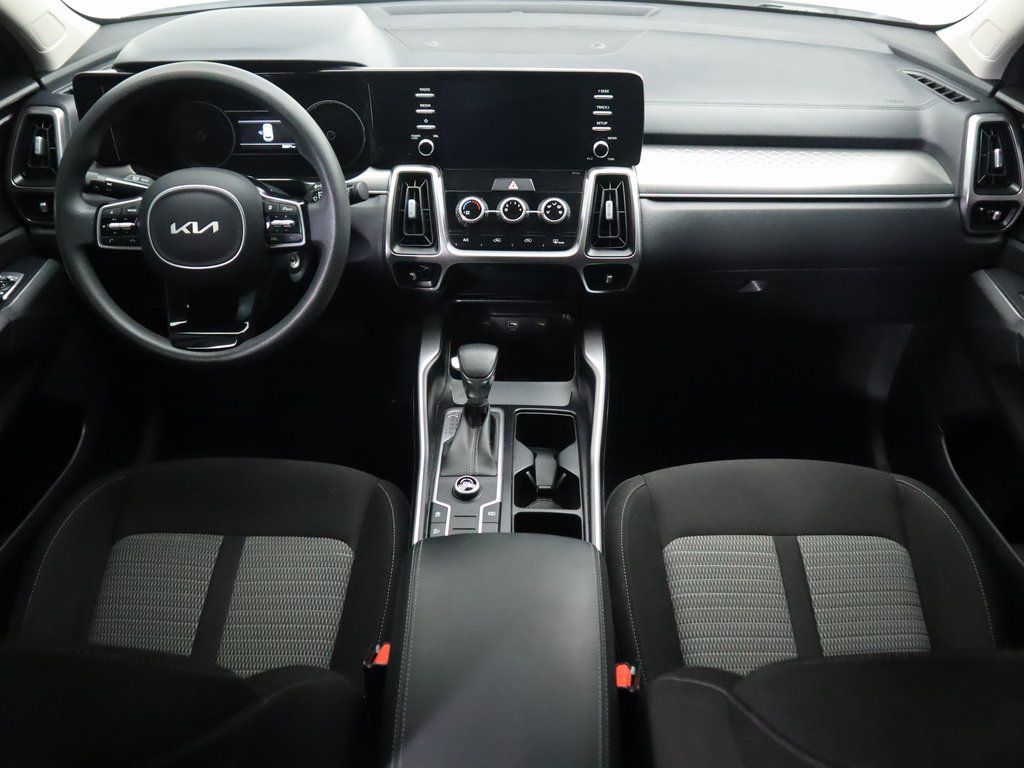 Thumbnail: 2022 Kia Sorento - 13