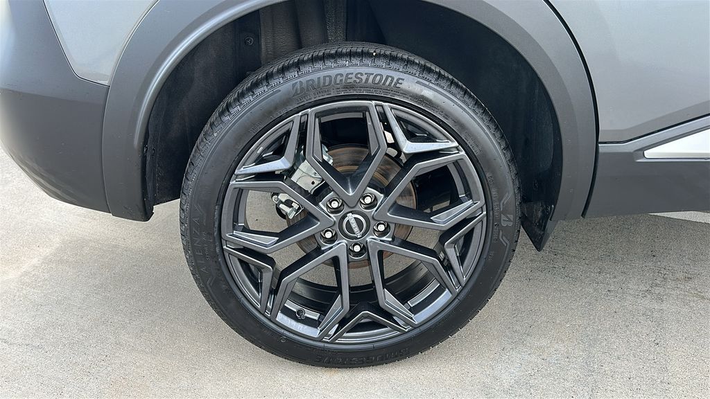 2026 Nissan Kicks SR Gray at Bravo Nissan
