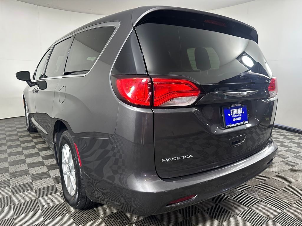 Photo 3 of 2017 Chrysler Pacifica LX