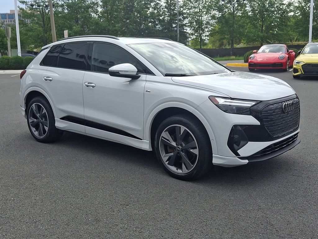 Thumbnail: 2024 Audi Q4 e-tron - 3
