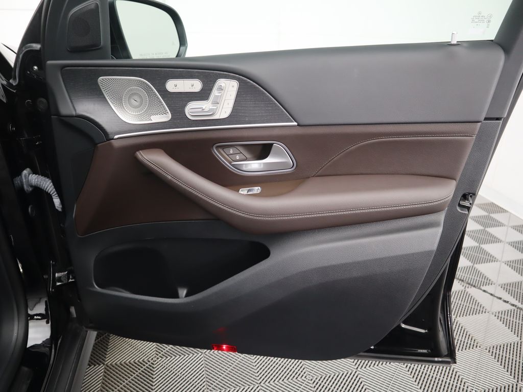 Thumbnail: 2023 Mercedes-Benz GLS - 26