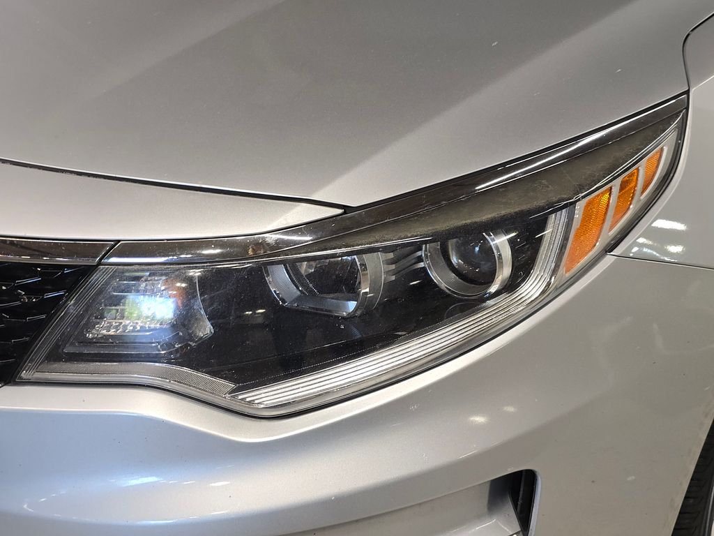2017 Kia Optima LX photo 11