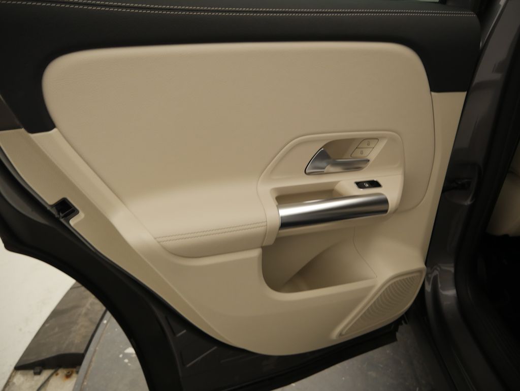 Thumbnail: 2023 Mercedes-Benz GLA - 23