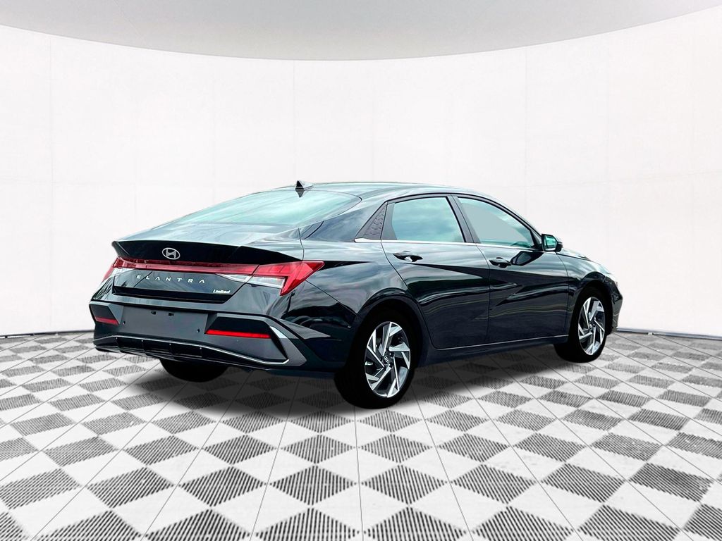 2025 Hyundai Elantra Limited 7