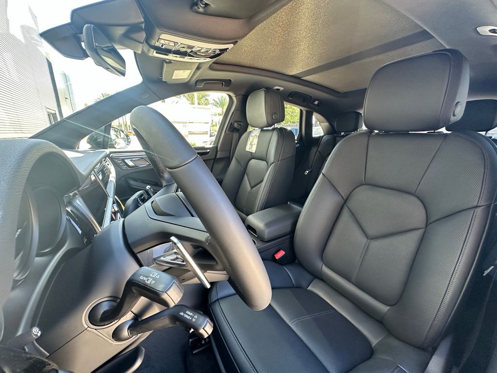 2025 Porsche Macan  5