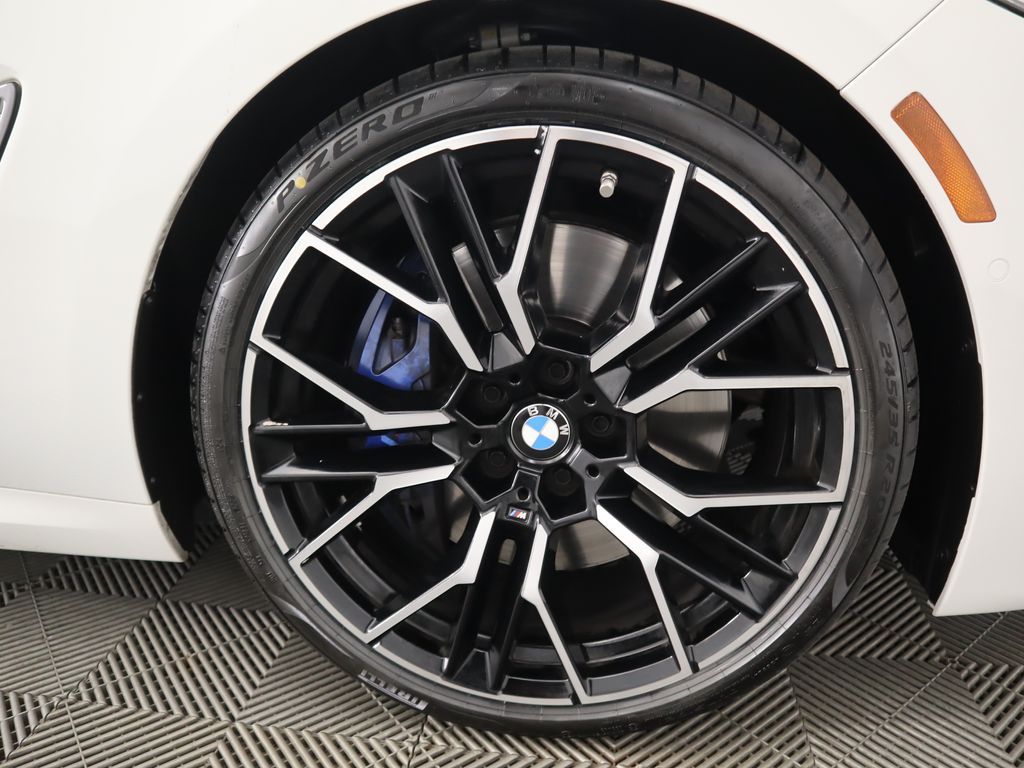 Thumbnail: 2024 BMW 8 Series - 32