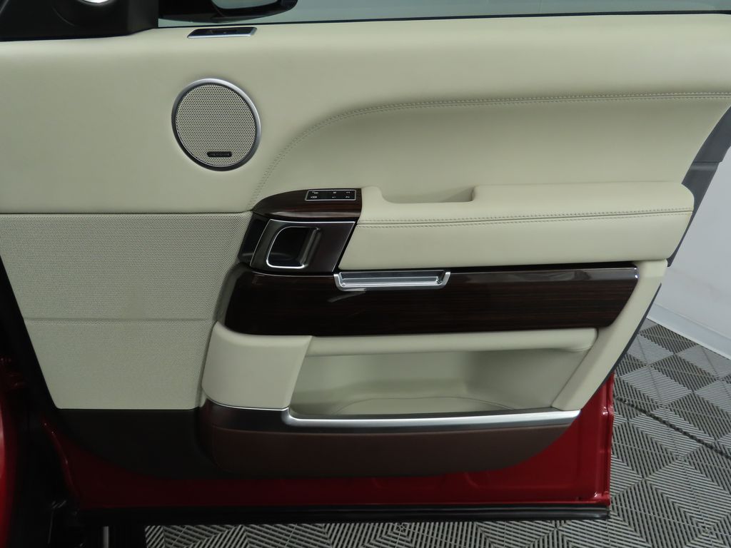 2014 Land Rover Range Rover Supercharged 28