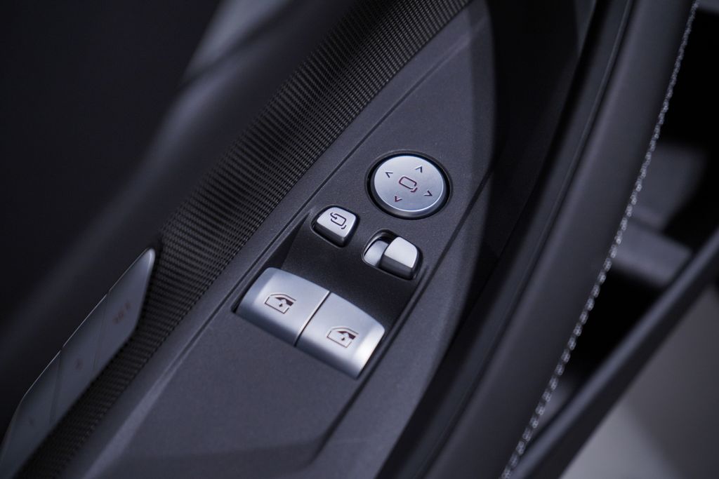 Thumbnail: 2026 BMW M4 - 14