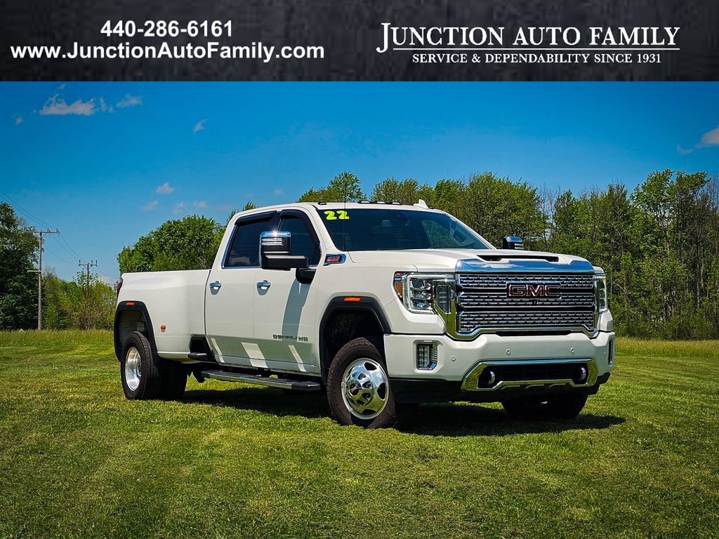 White Frost Tricoat 2022 GMC Sierra 3500HD Denali Crew Cab 4WD Pickup Truck Four-Wheel Drive Automatic