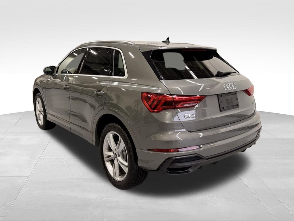 Thumbnail: 2024 Audi Q3 - 3
