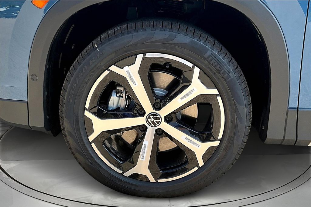 New 2025 Blue Volkswagen 2.0T SE image 12