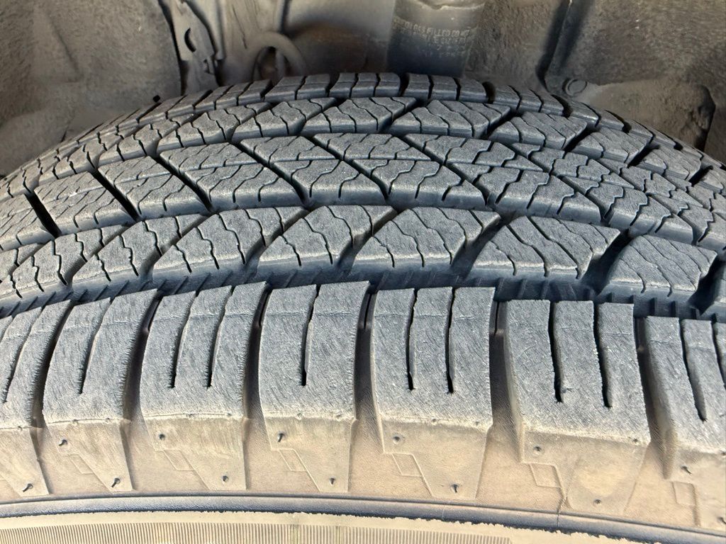 Thumbnail: 2021 Toyota RAV4 - 10