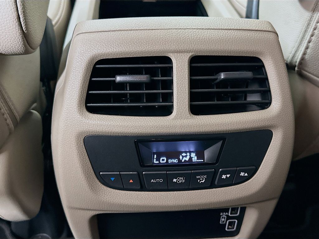 Thumbnail: 2022 Honda Pilot - 25