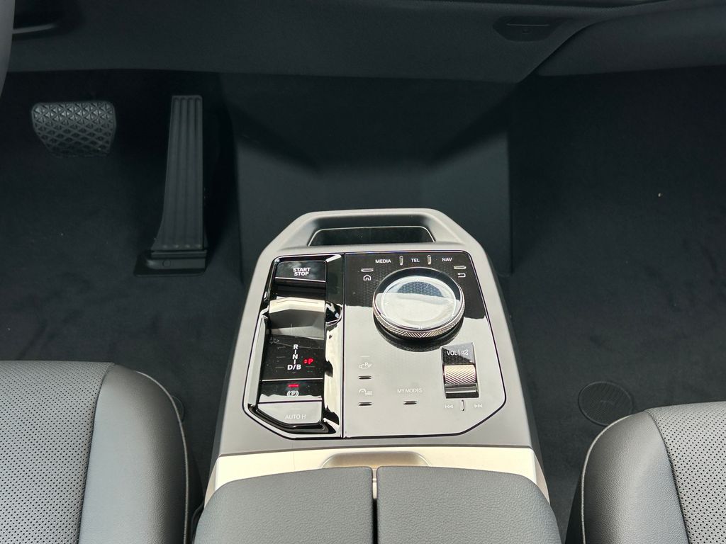 Thumbnail: 2026 BMW iX - 27