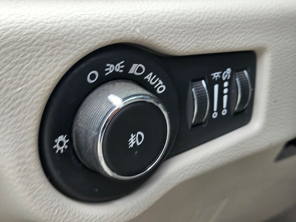 Used Car 2019 Chrysler Pacifica  Touring Plus For Sale Under $20,000 In San Marcos, Texas