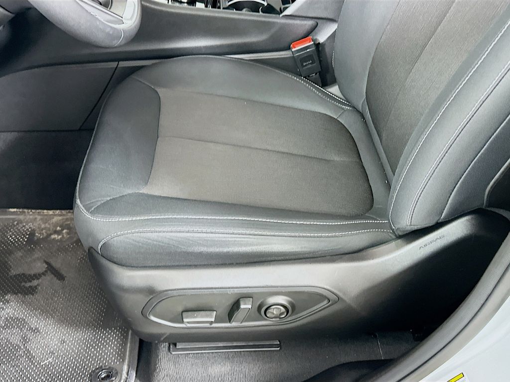 Thumbnail: 2023 Jeep Grand Cherokee - 19