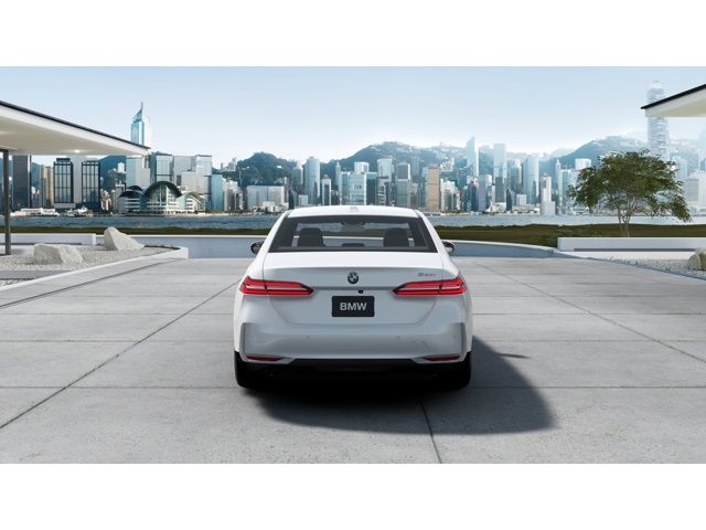 Thumbnail: 2026 BMW 5 Series - 5