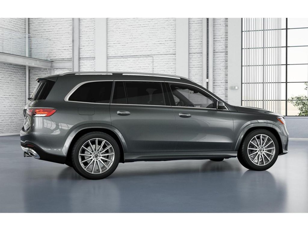 2025 Mercedes-Benz GLS 450 4MATIC 18