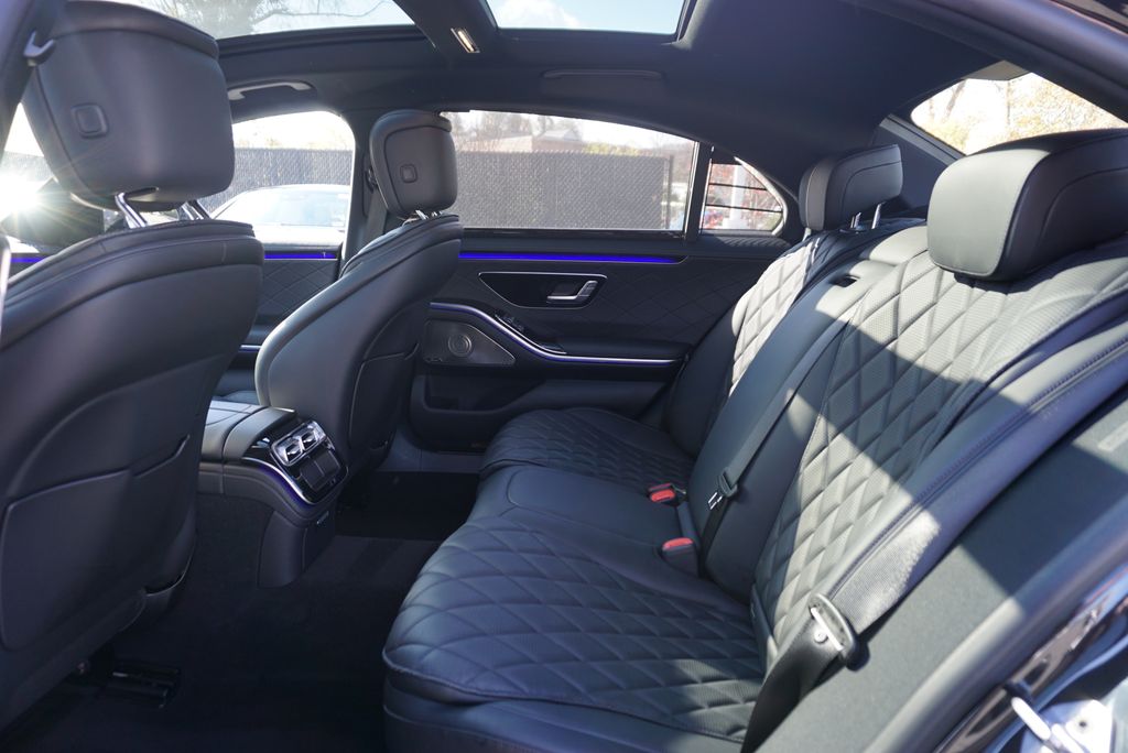 Thumbnail: 2022 Mercedes-Benz S-Class - 13