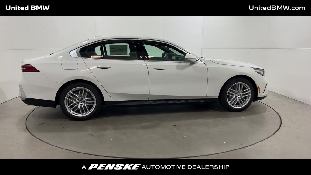 2024 BMW 5 Series 530i 9