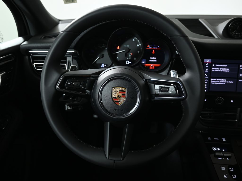 Thumbnail: 2026 Porsche Macan - 18