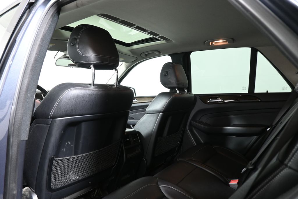 Thumbnail: 2015 Mercedes-Benz M-Class - 6