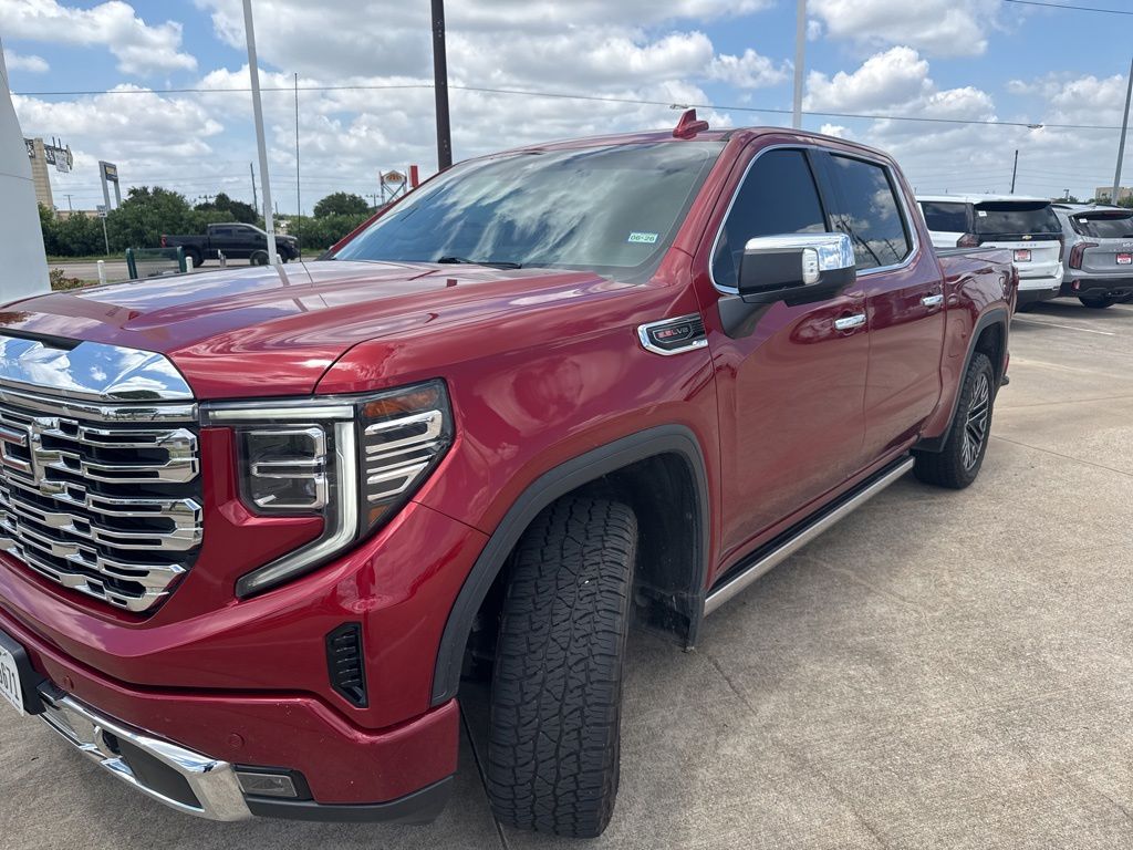 2023 GMC Sierra 4WD Crew Cab Short Box Denali's photo