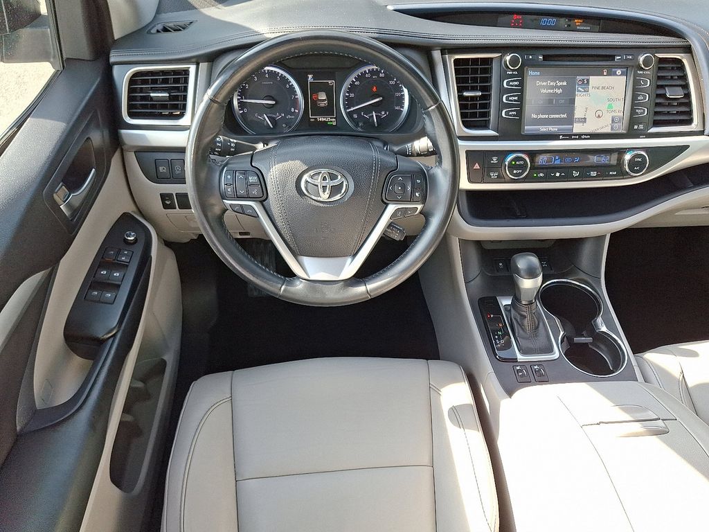 Thumbnail: 2018 Toyota Highlander - 11