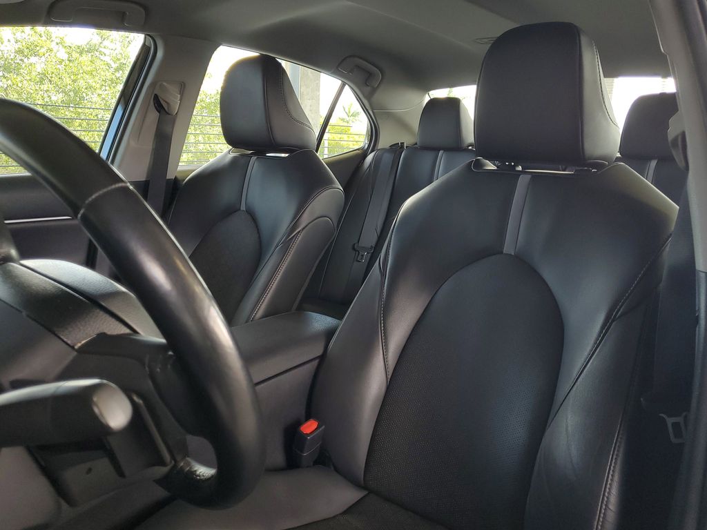 2023 Toyota Camry XSE - Photo 18