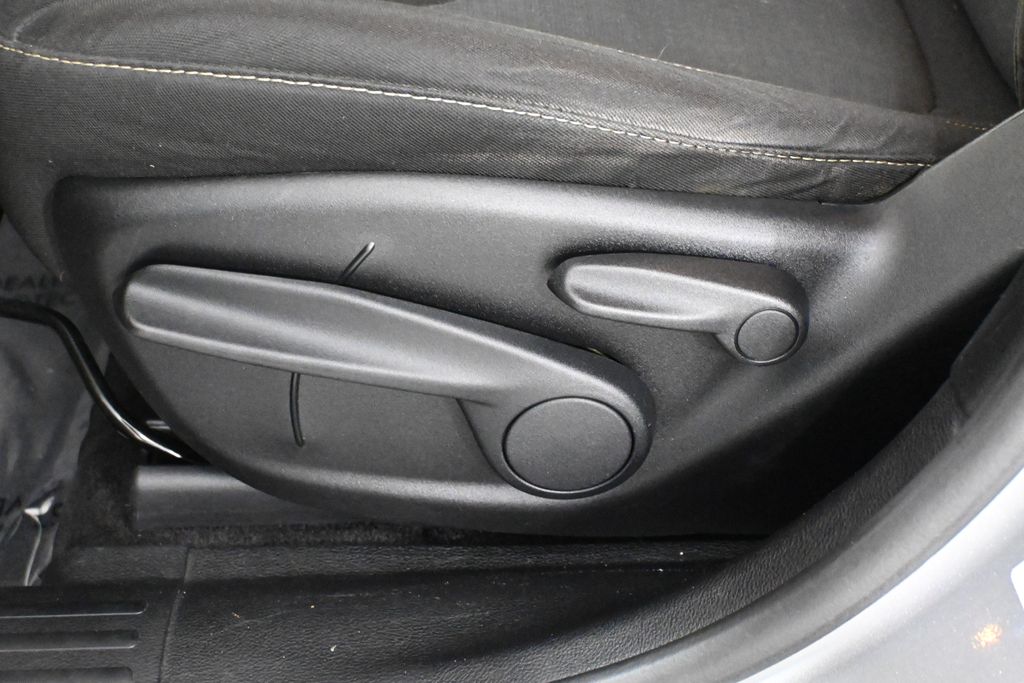 Thumbnail: 2016 Jeep Cherokee - 30