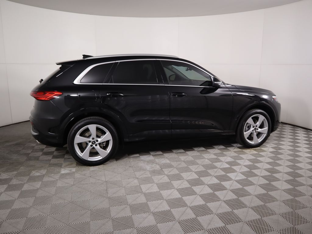 Thumbnail: 2025 Audi Q5 - 4