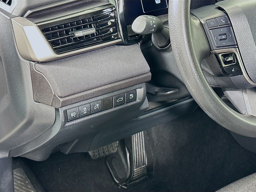 Thumbnail: 2025 Toyota Camry - 10