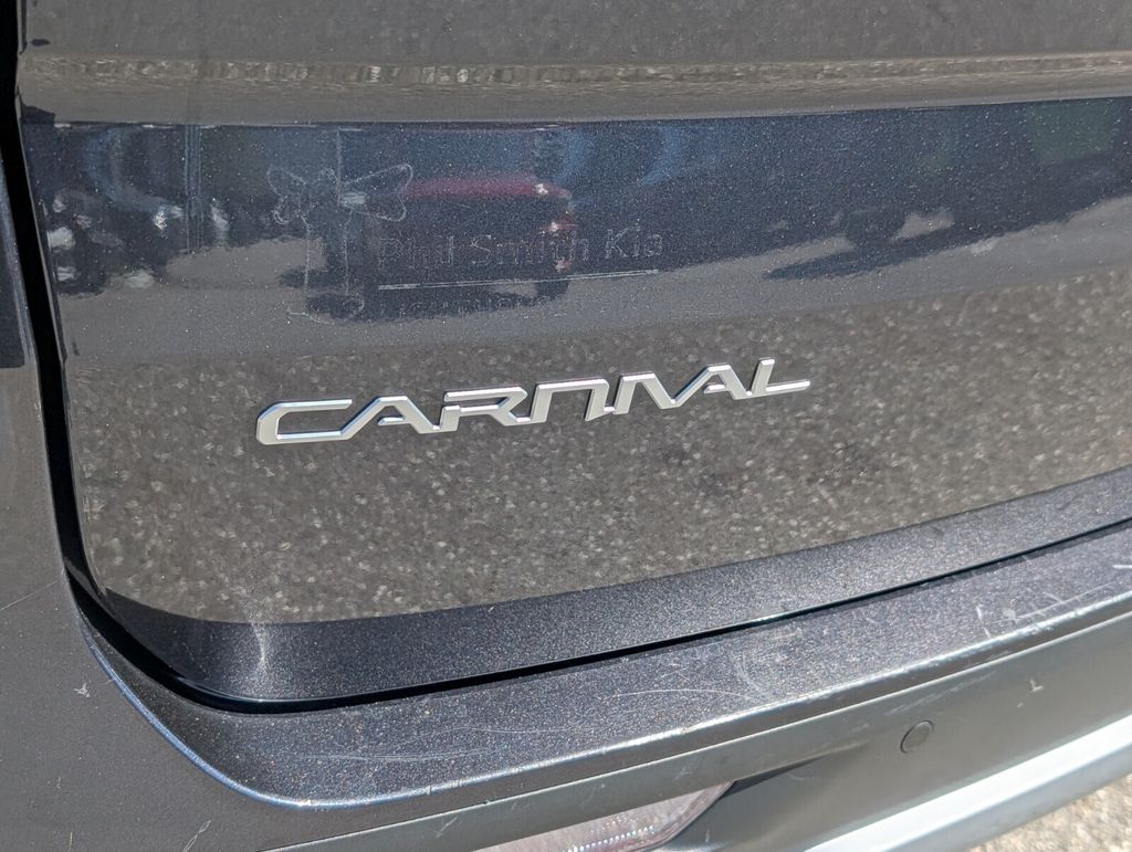 used 2023 Kia Carnival car, priced at $24,998