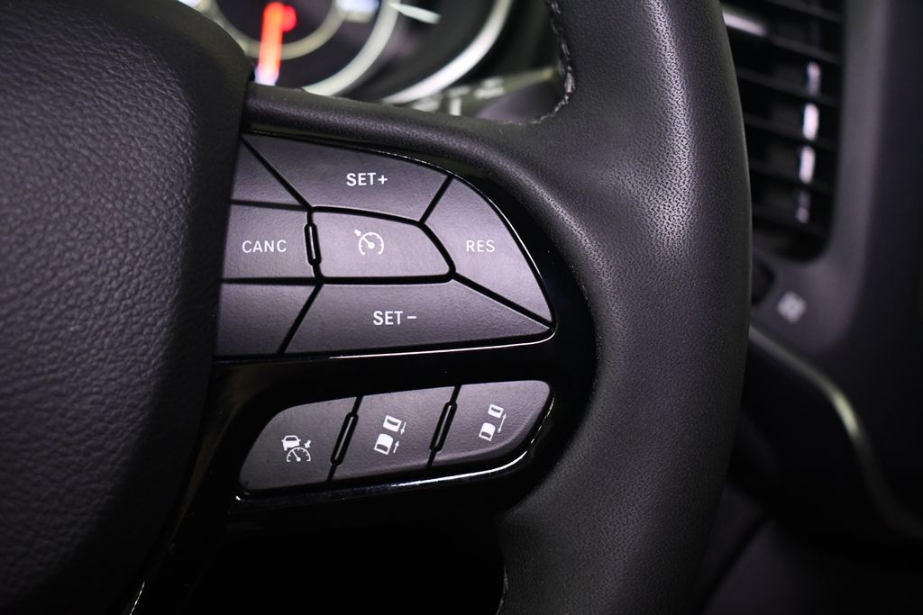 Thumbnail: 2023 Jeep Cherokee - 21