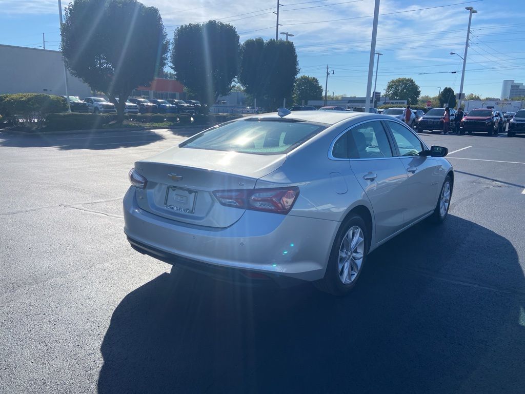 Thumbnail: 2019 Chevrolet Malibu - 5
