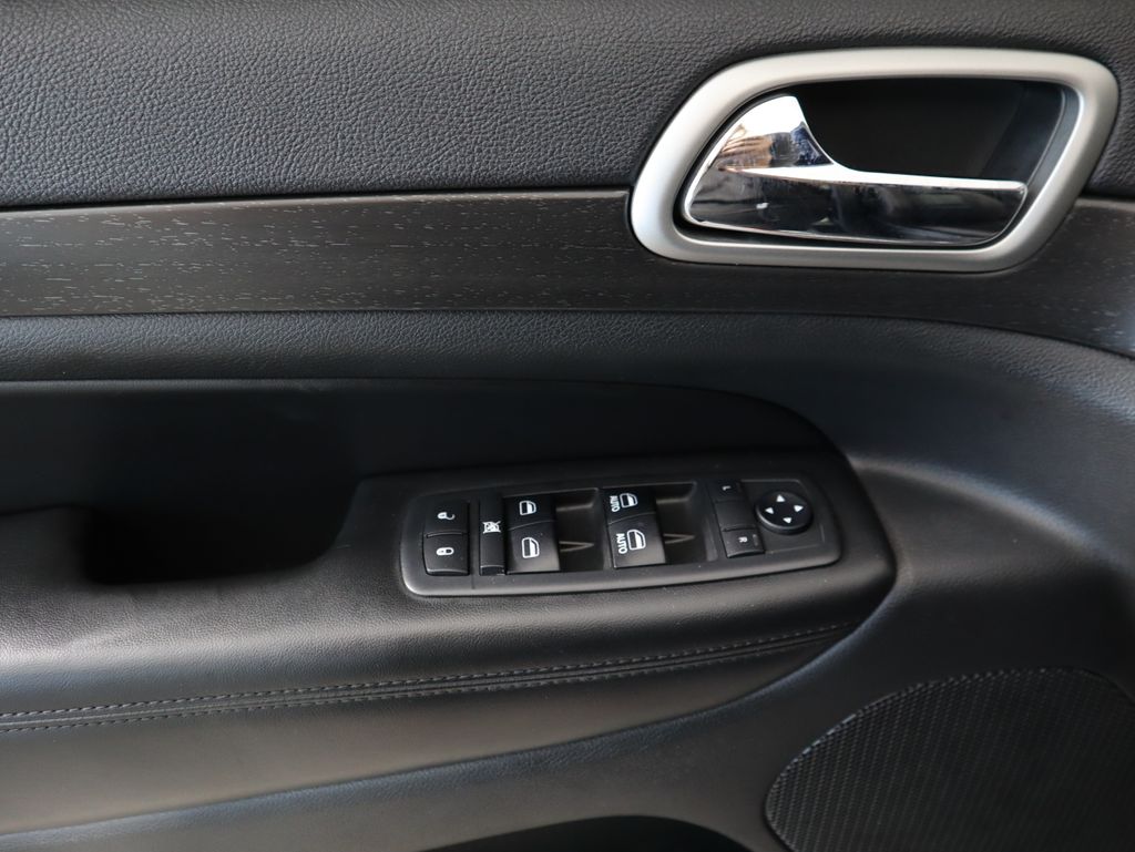 Thumbnail: 2018 Jeep Grand Cherokee - 24