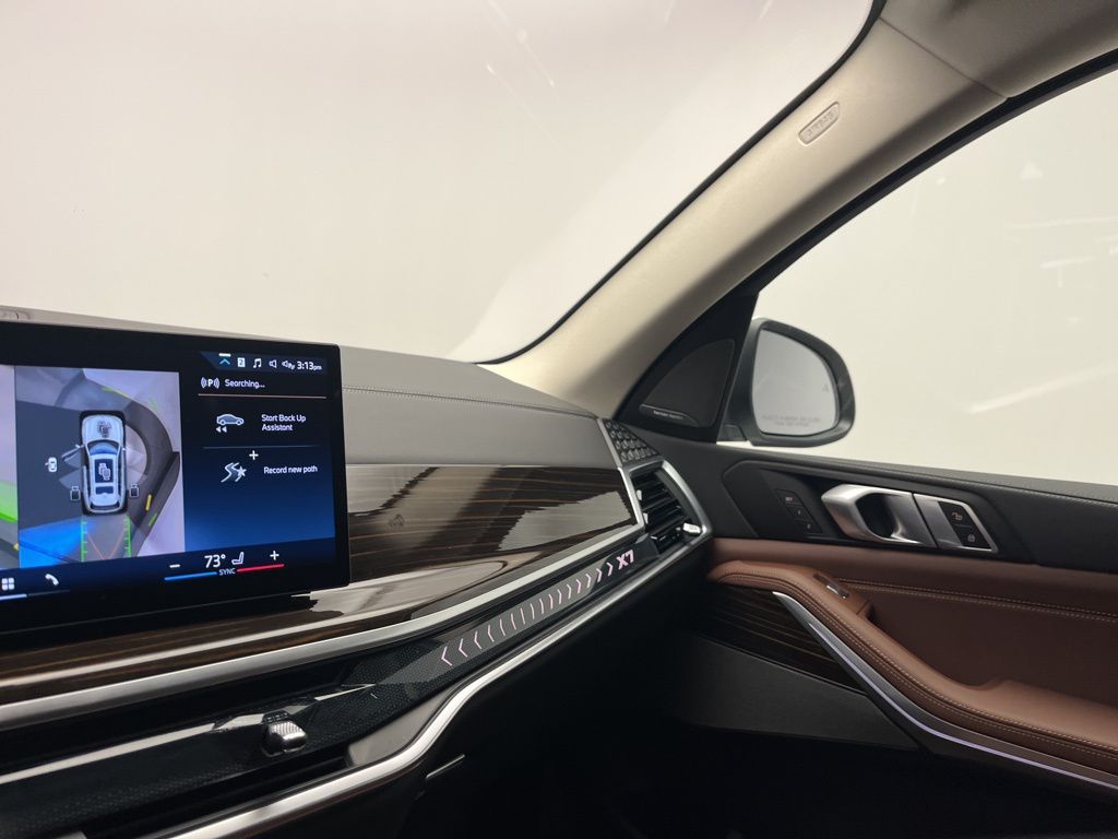 Thumbnail: 2025 BMW X7 - 21