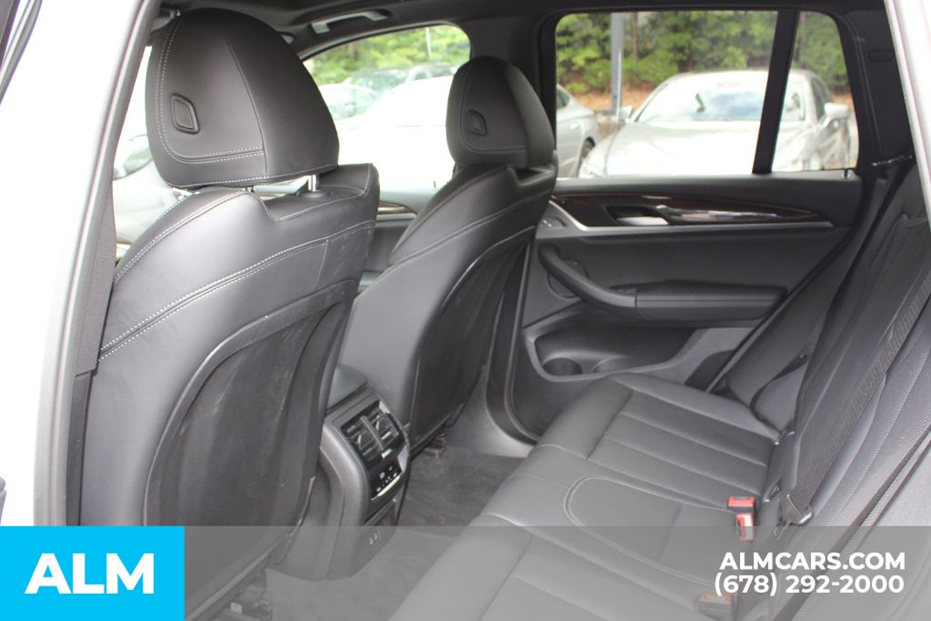 Used 2024 White BMW xDrive30i image 17