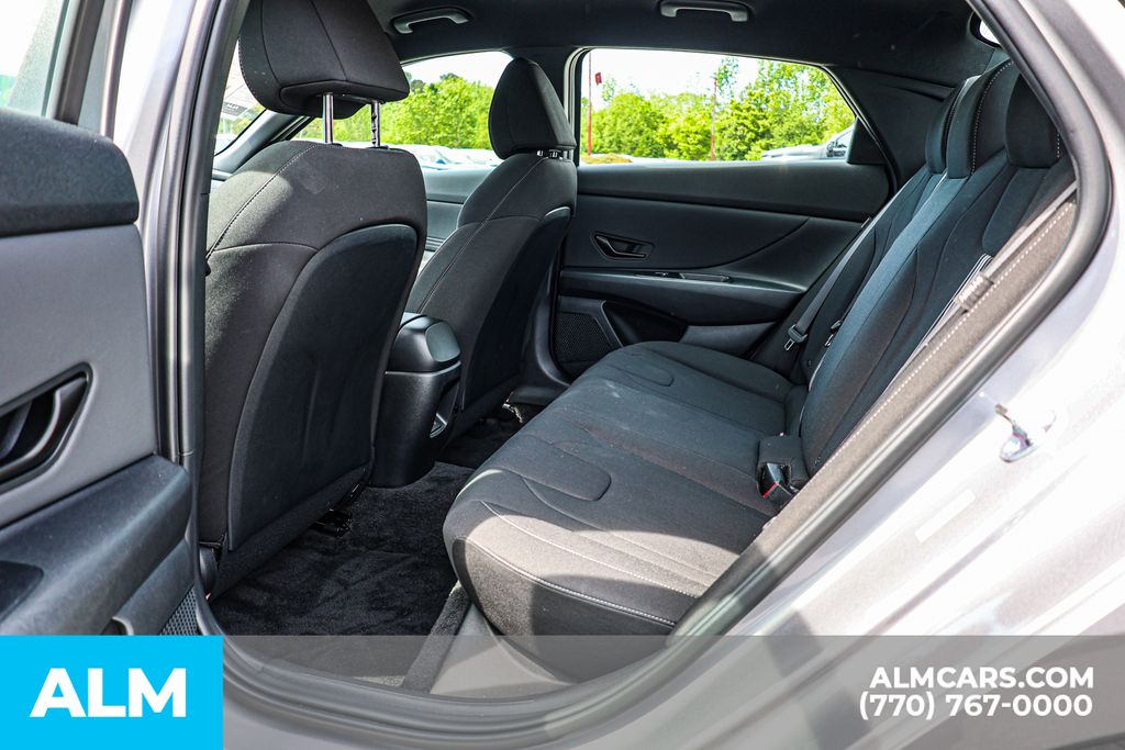 Used 2025 Silver Hyundai SEL Sport image 19