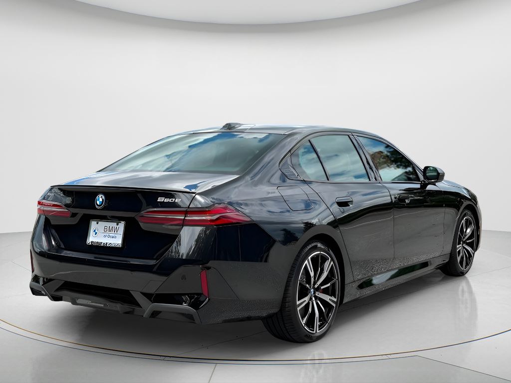 New 2027 Black BMW 550e xDrive image 5