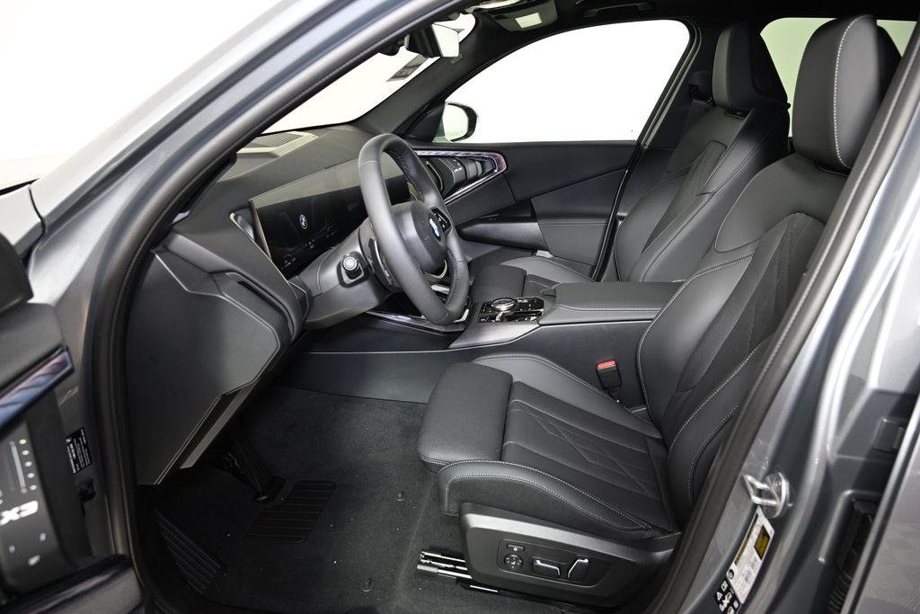 Thumbnail: 2025 BMW X3 - 14