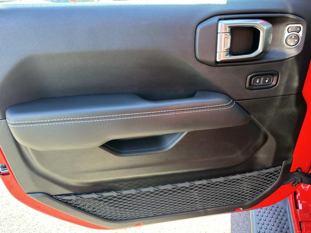 Thumbnail: 2022 Jeep Wrangler - 29