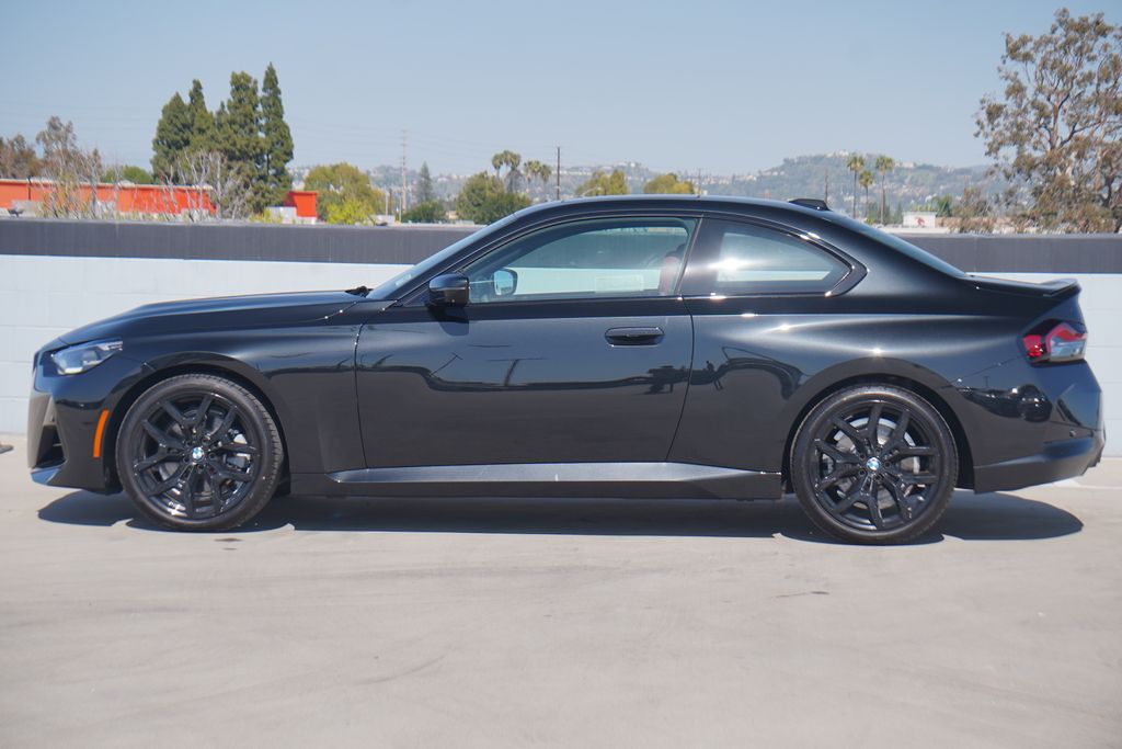 Thumbnail: 2026 BMW 2 Series - 4